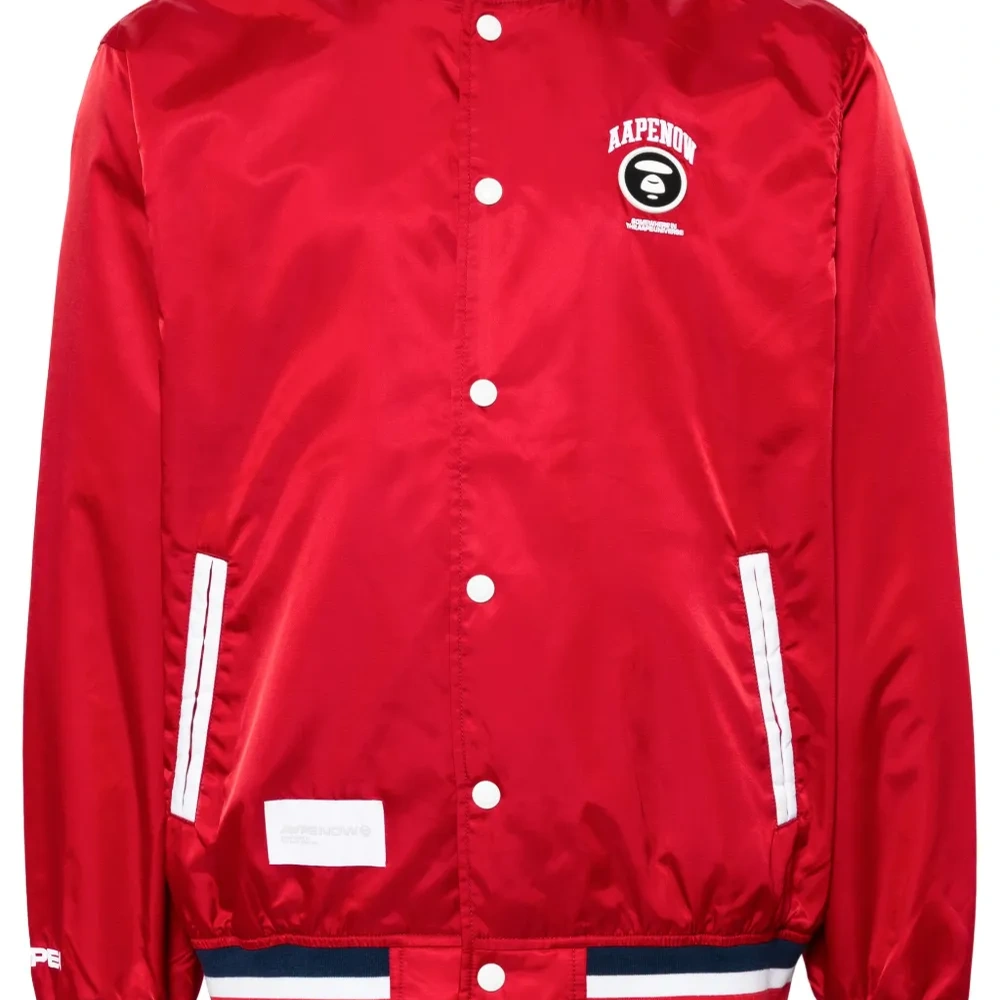 Бомбер с отделкой в полоску