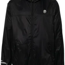 Куртка с капюшоном и логотипом