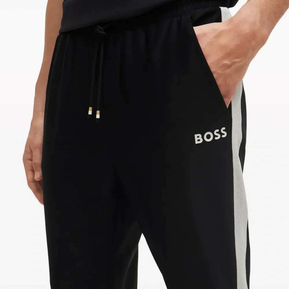 Джоггеры с лампасами из коллаборации с Matteo Berrettini