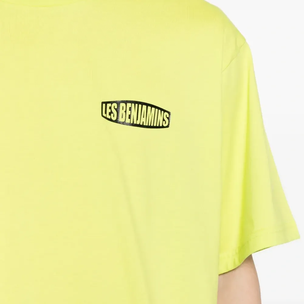 Футболка с логотипом