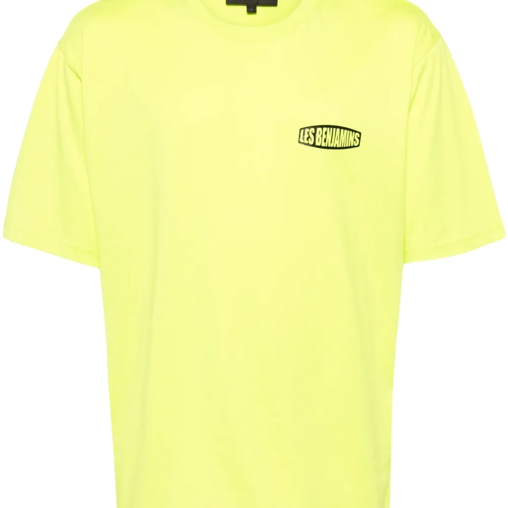 Футболка с логотипом