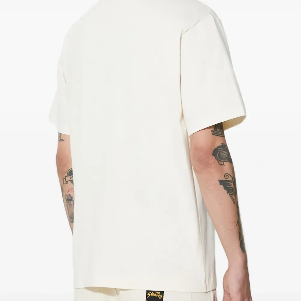 футболка с нашивкой-логотипом