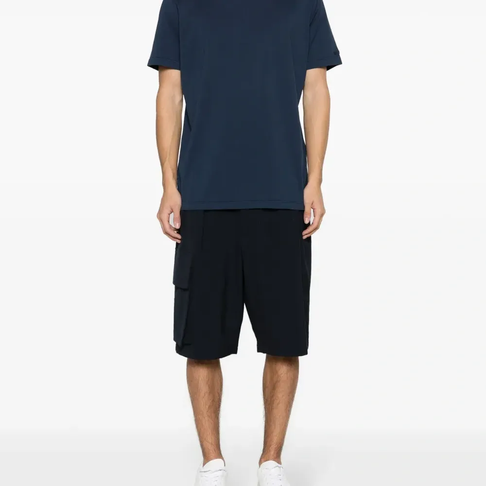 Футболка с круглым вырезом