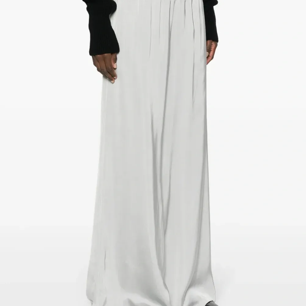 Атласные брюки широкого кроя