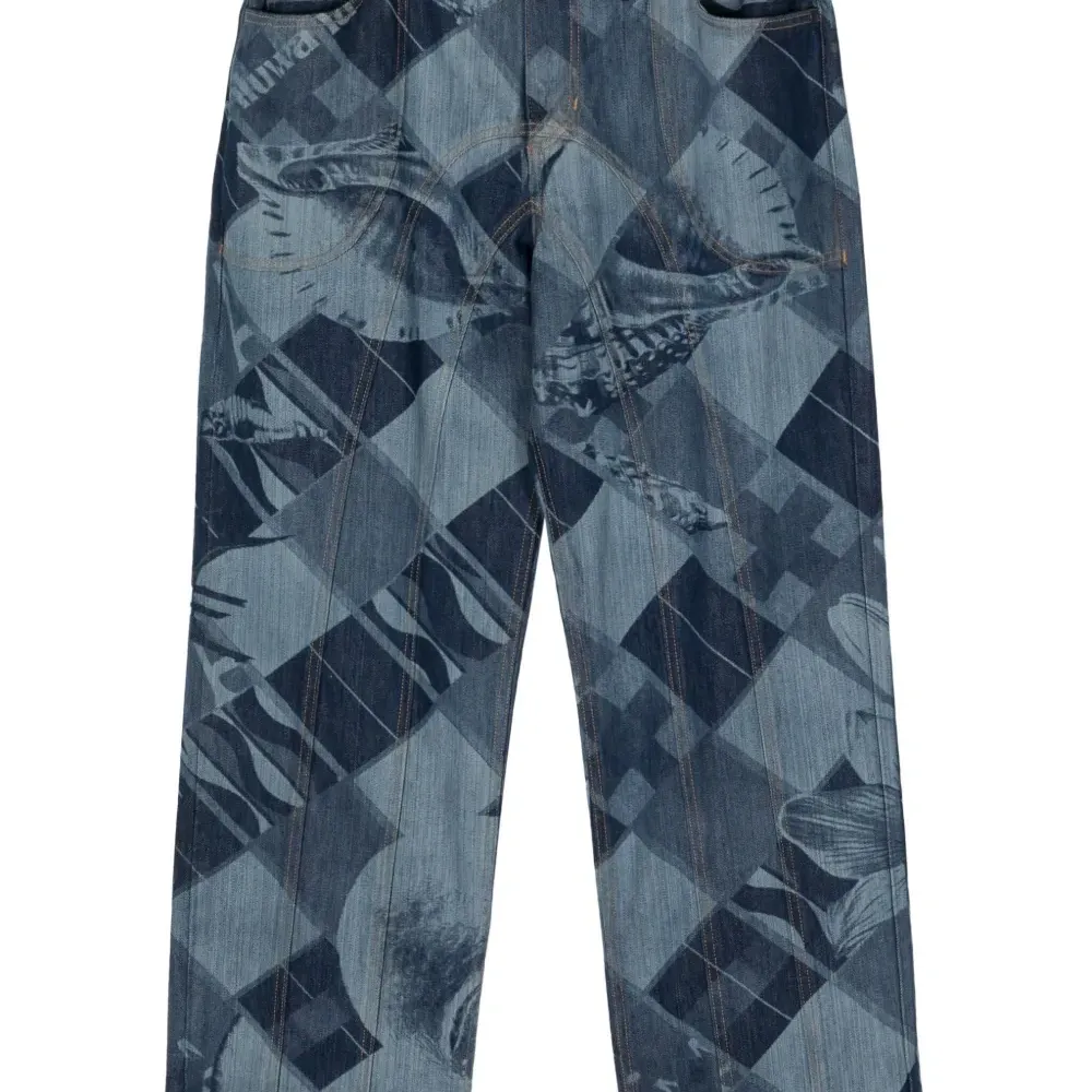 Прямые джинсы с заниженной талией