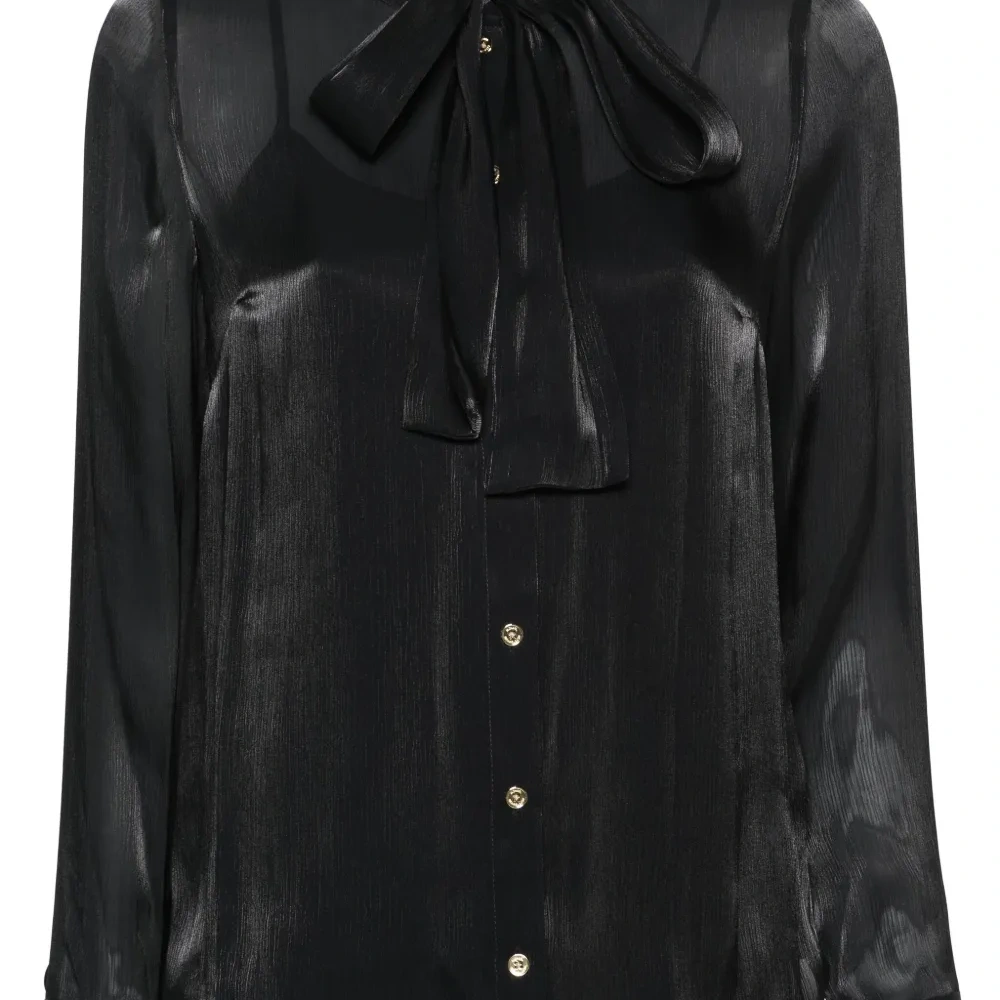 Рубашка с бантом и жатым эффектом