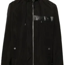 Ветровка с тисненым логотипом