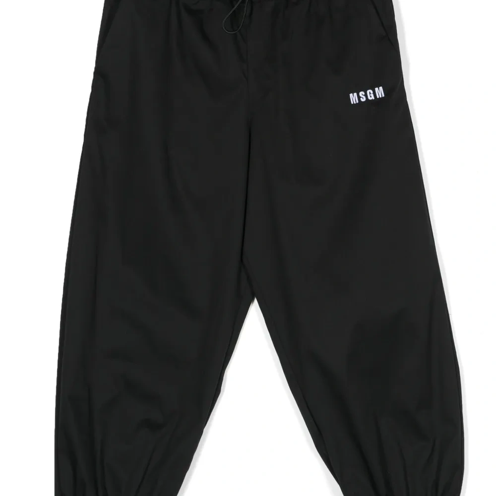 Спортивные брюки с вышитым логотипом