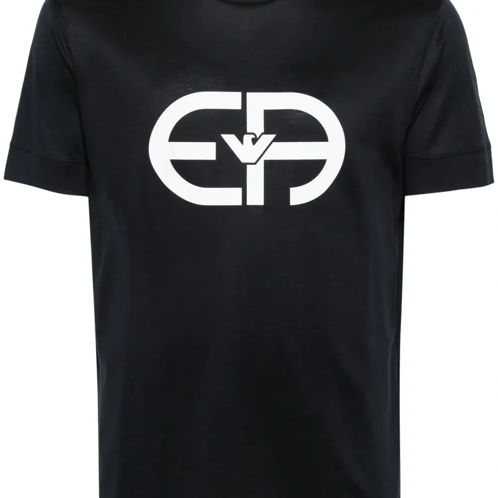 Футболка с логотипом