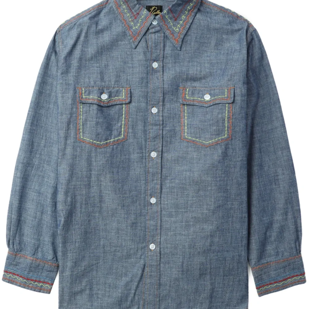 Джинсовая рубашка с контрастной строчкой