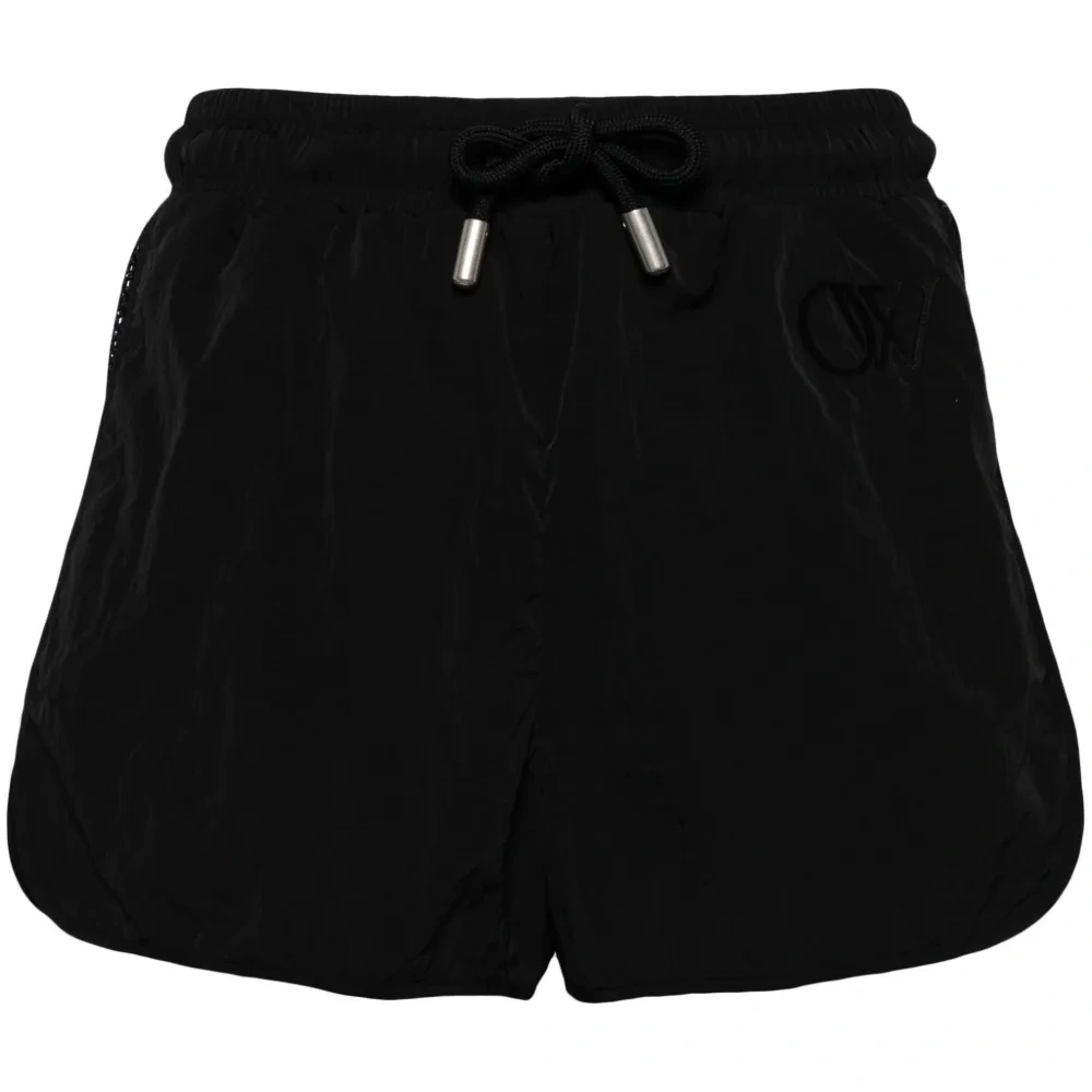 Спортивные шорты с вышитым логотипом