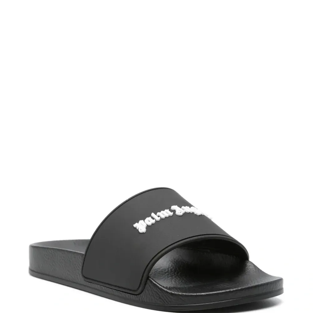 Шлепанцы с тисненым логотипом