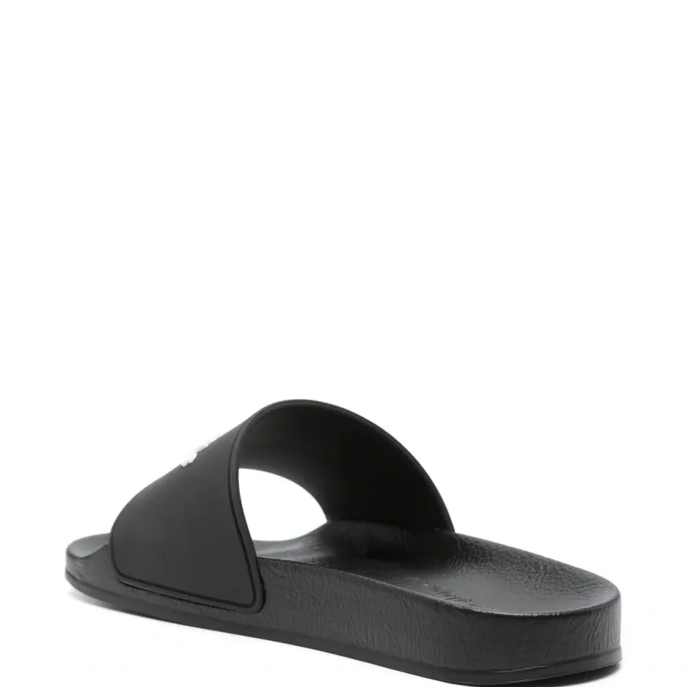 Шлепанцы с тисненым логотипом