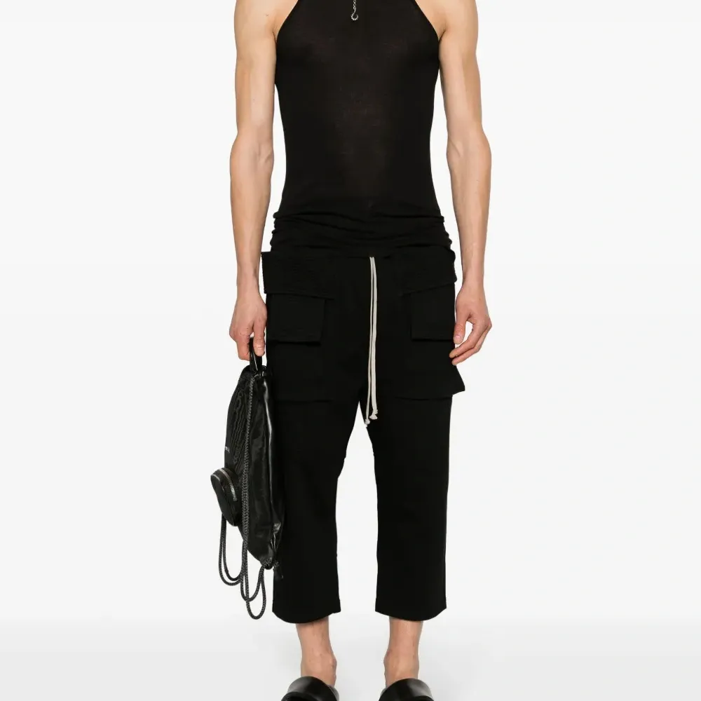 Топ без рукавов