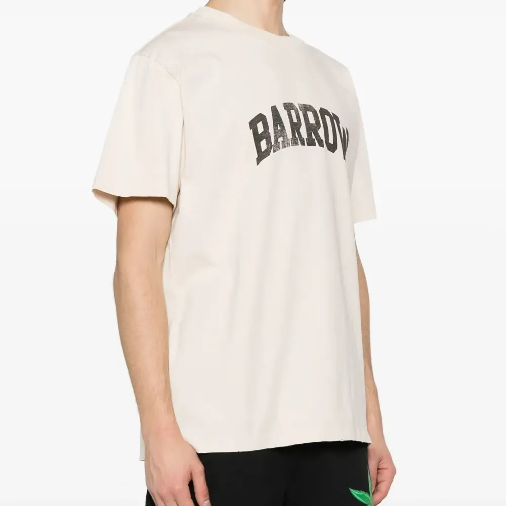 Футболка с логотипом