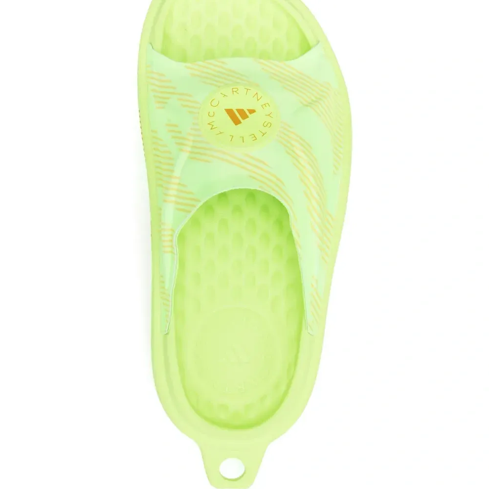 Шлепанцы с логотипом