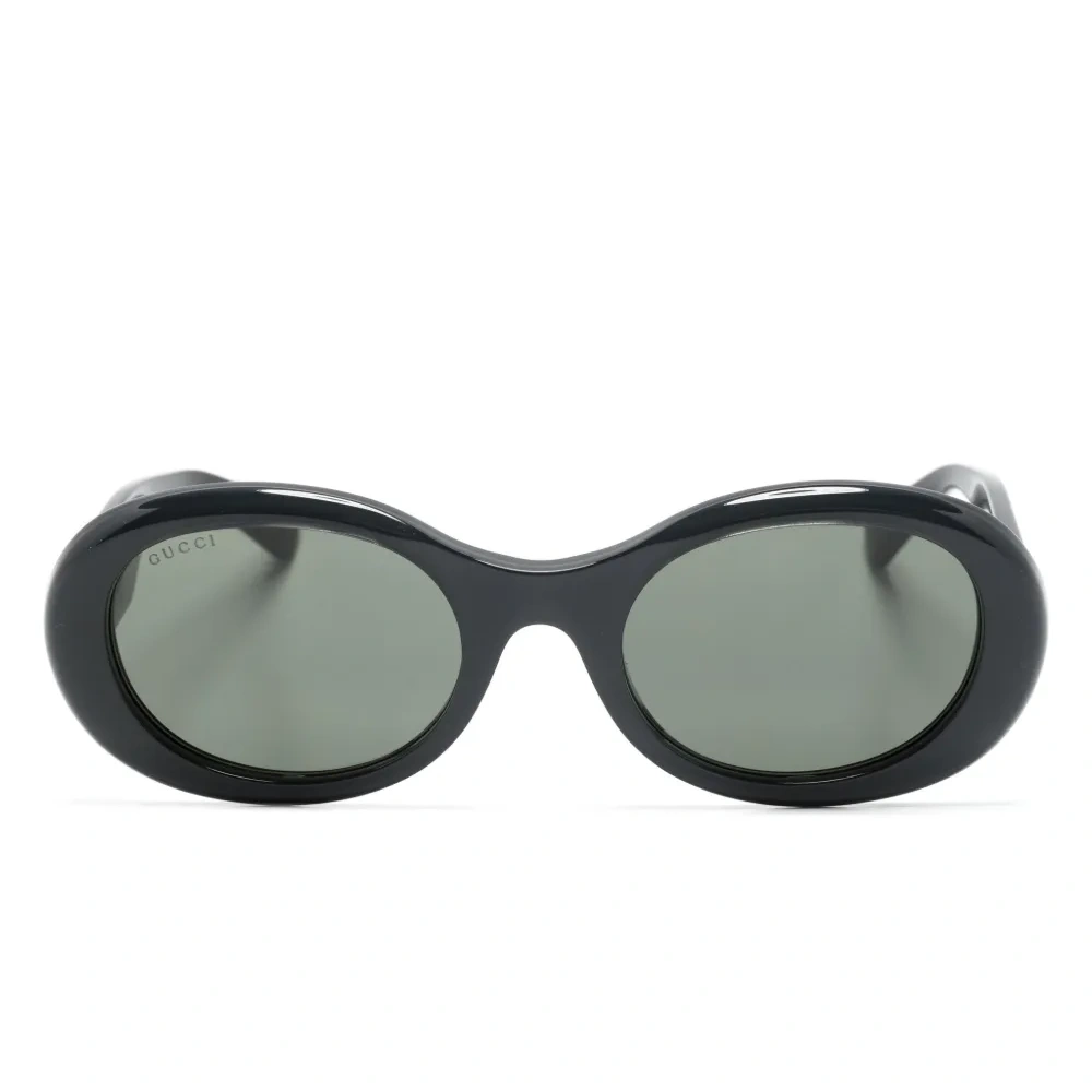 Солнцезащитные очки в овальной оправе