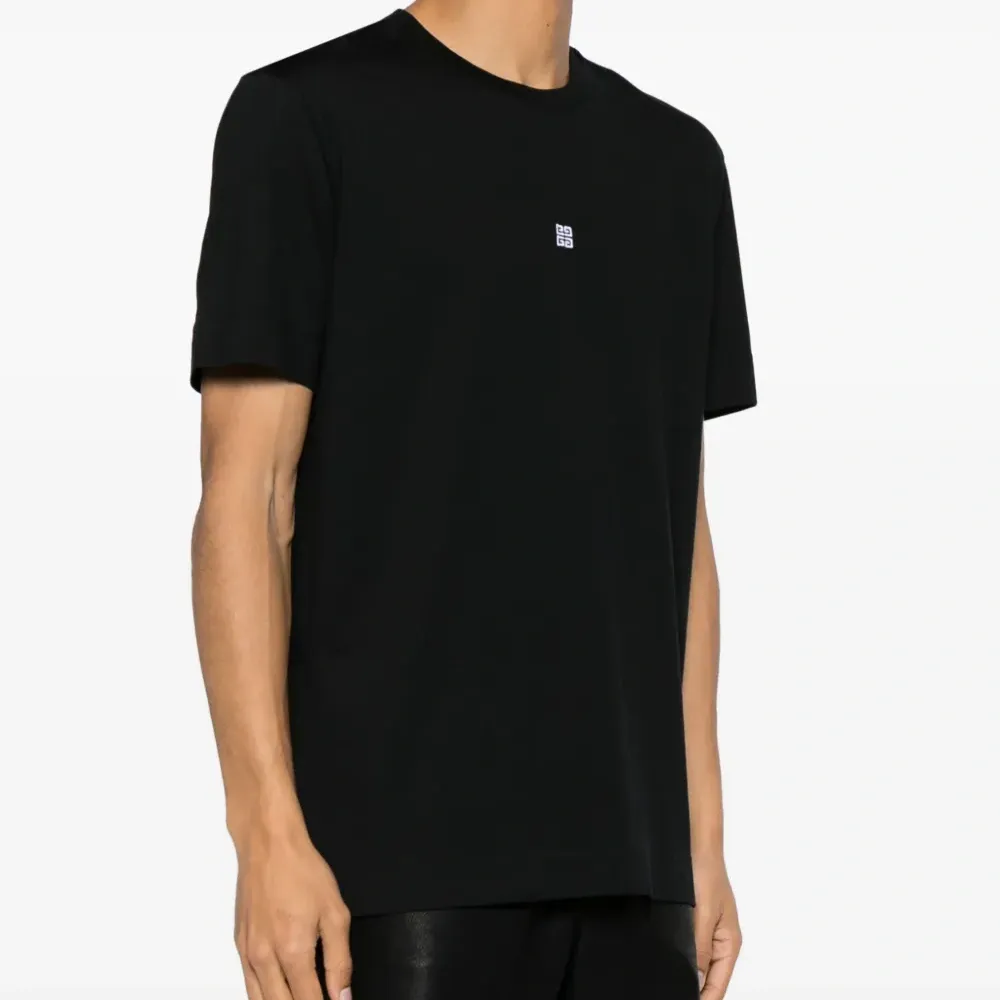 Футболка с вышитым логотипом 4G