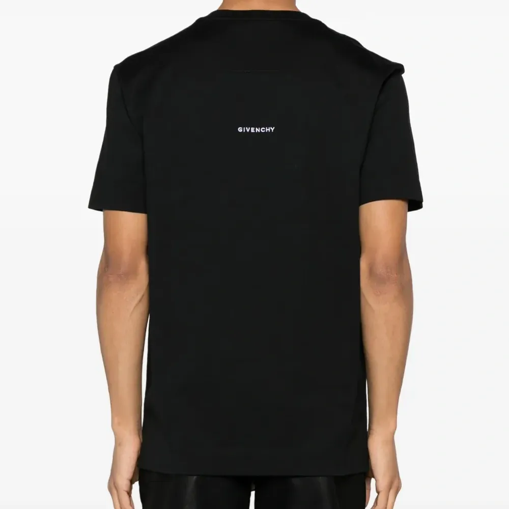 Футболка с вышитым логотипом 4G