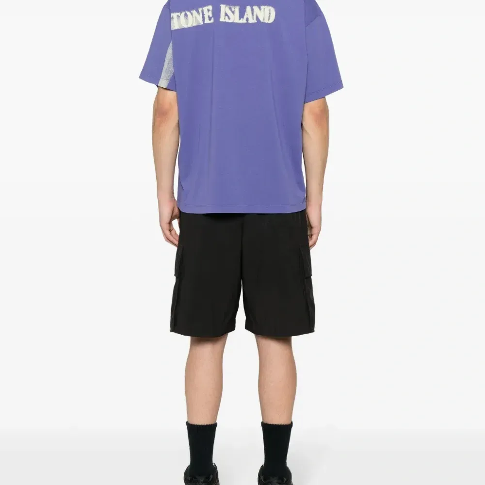 Футболка с логотипом