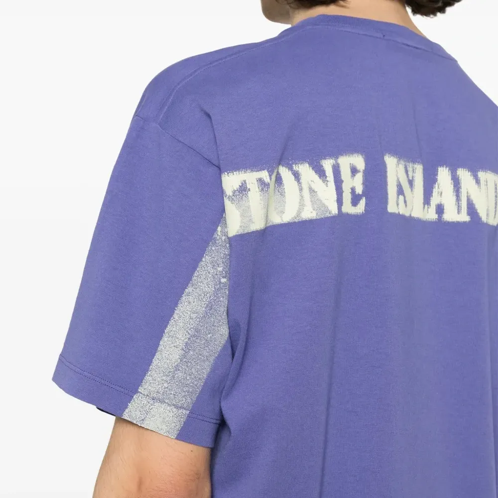 Футболка с логотипом