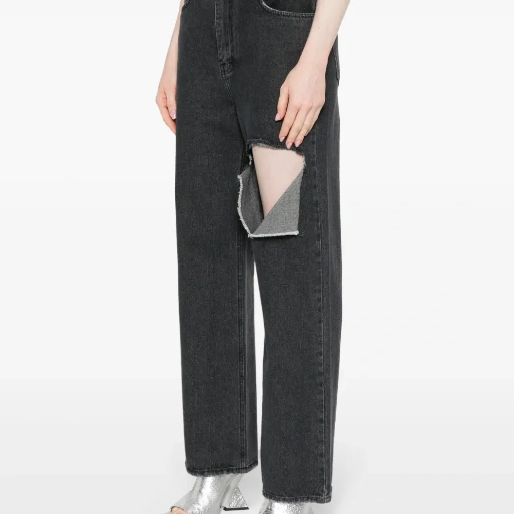 Джинсы широкого кроя с завышенной талией Джинсы широкого кроя с завышенной талией