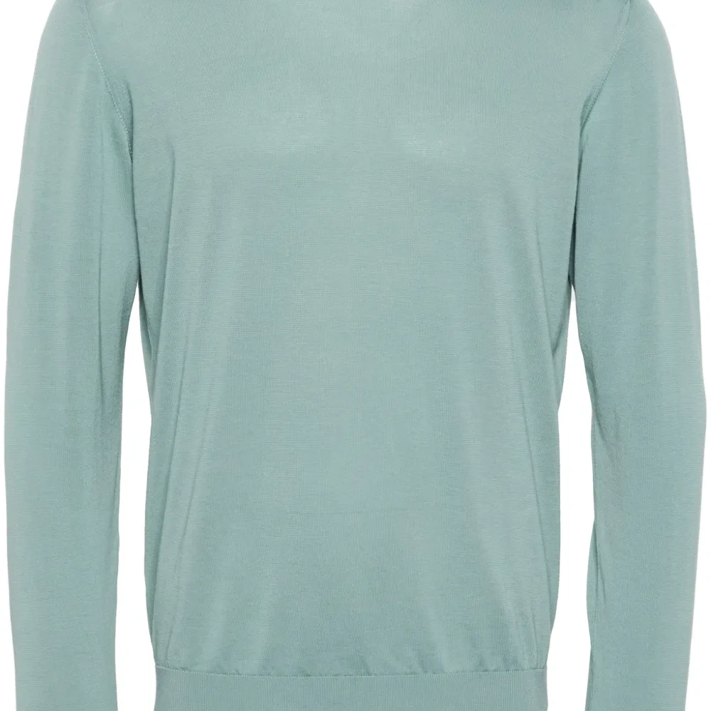 Джемпер с круглым вырезом