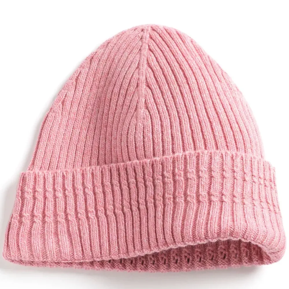 Кашемировая шапка бини в мелкую точку