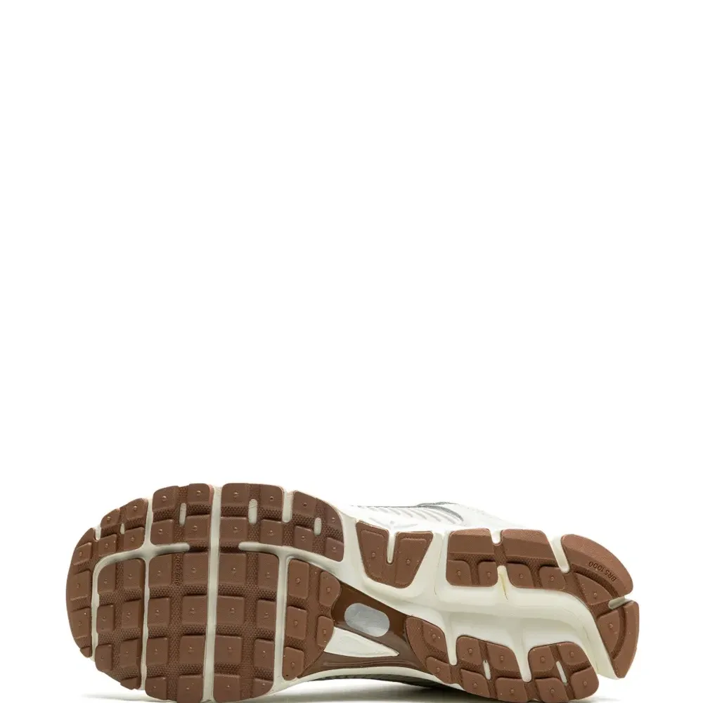 Кроссовки Zoom Vomero 5 Light Orewood/Brown