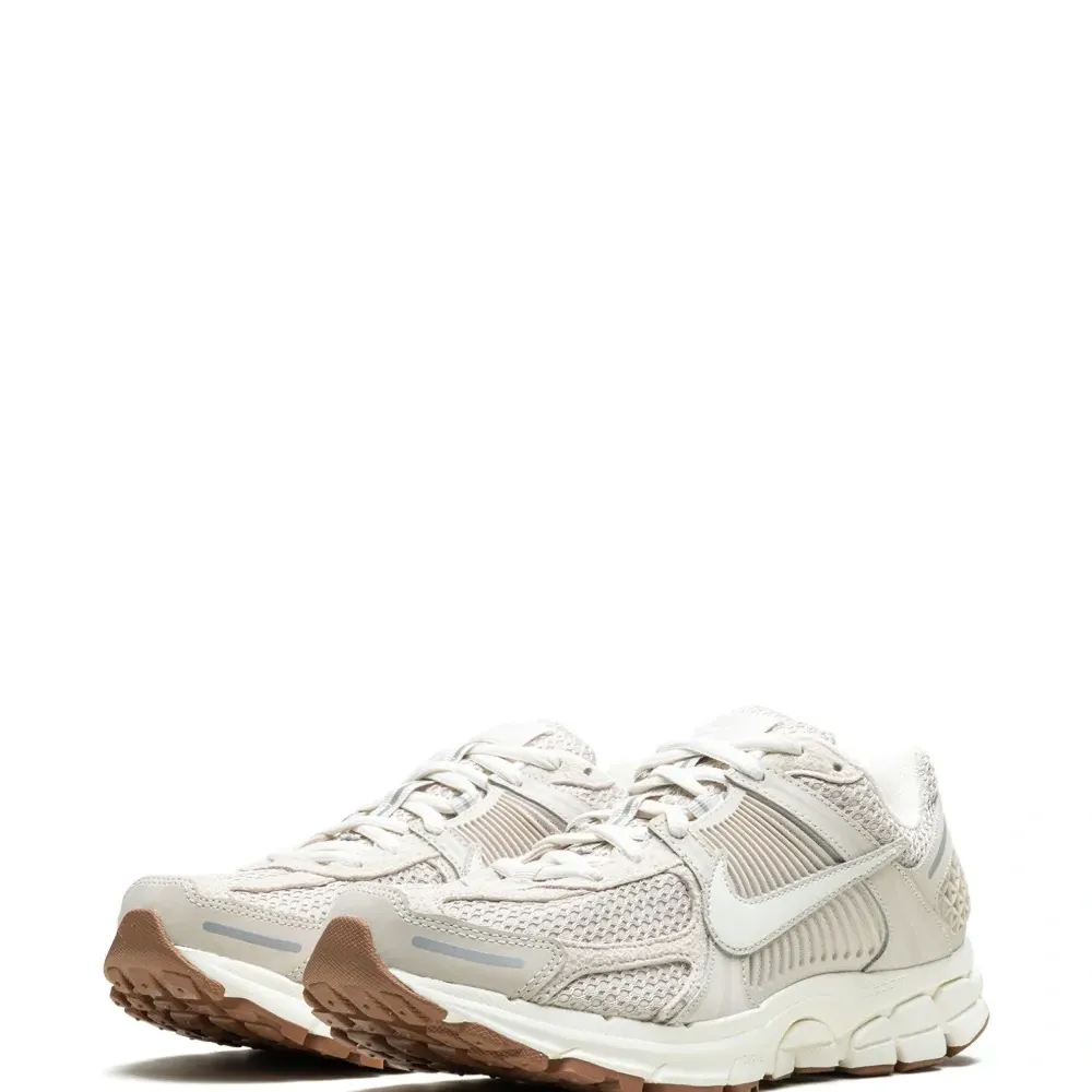 Кроссовки Zoom Vomero 5 Light Orewood/Brown