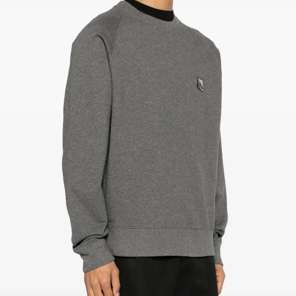 Толстовка с нашивкой