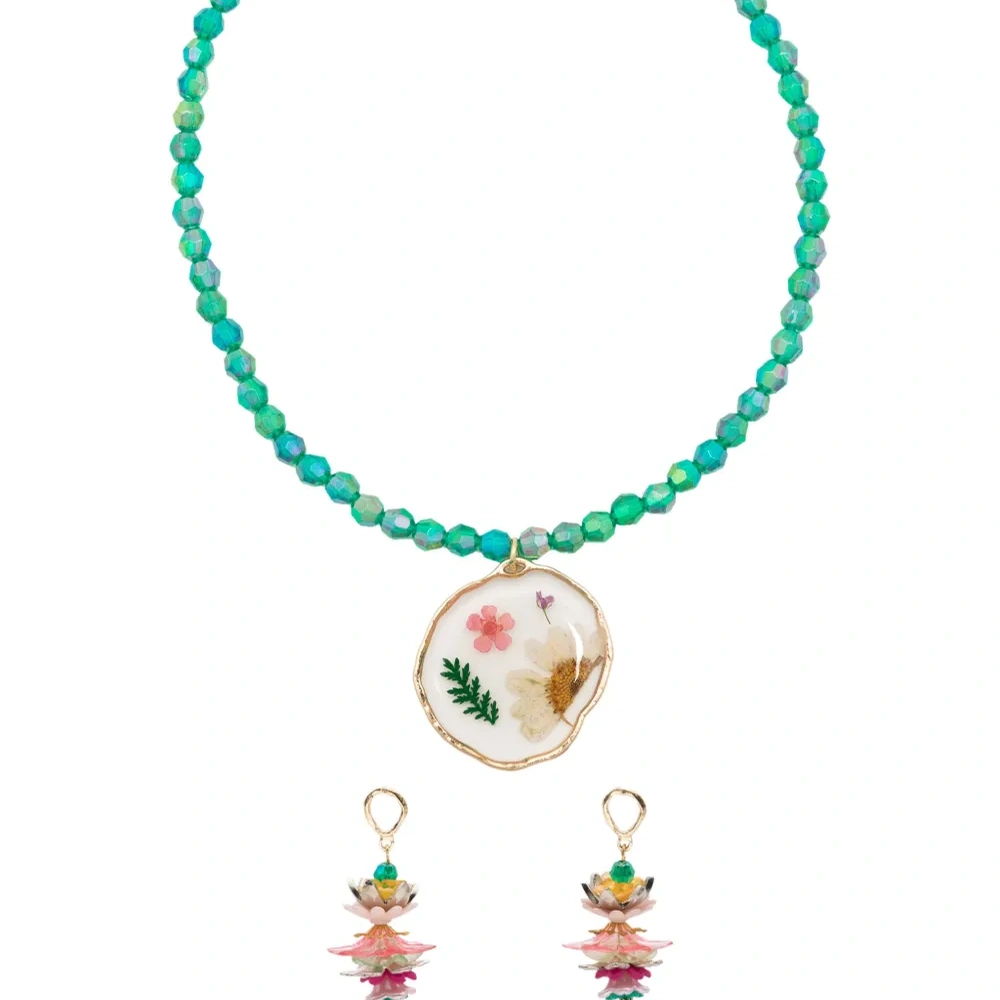 Комплект из колье и серег