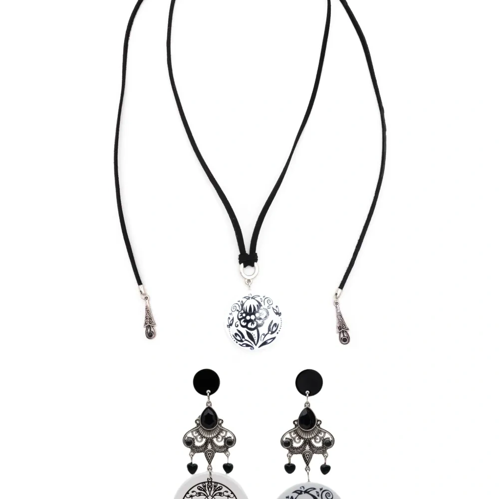 Комплект из колье и серег