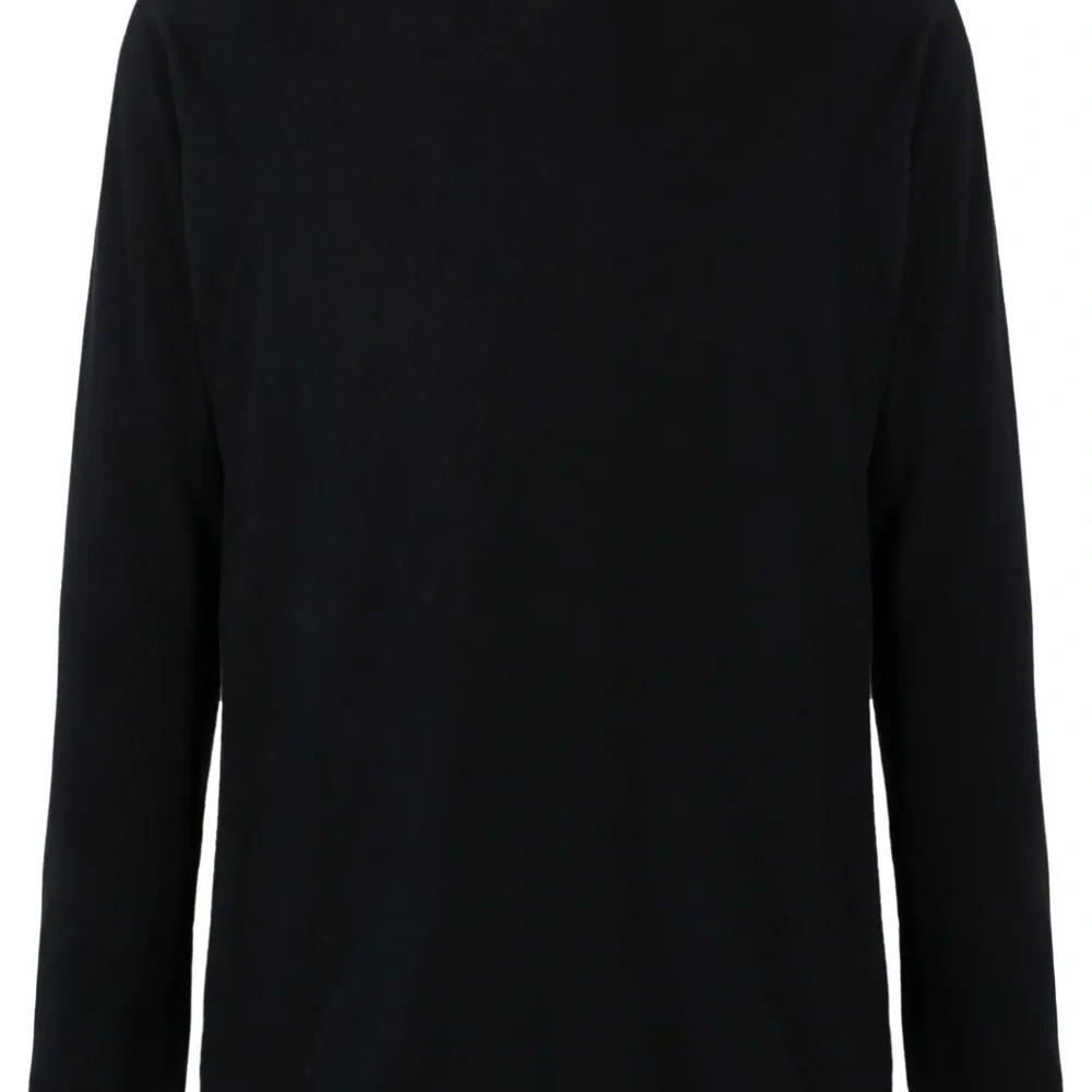 Футболка с длинными рукавами и необработанным краем