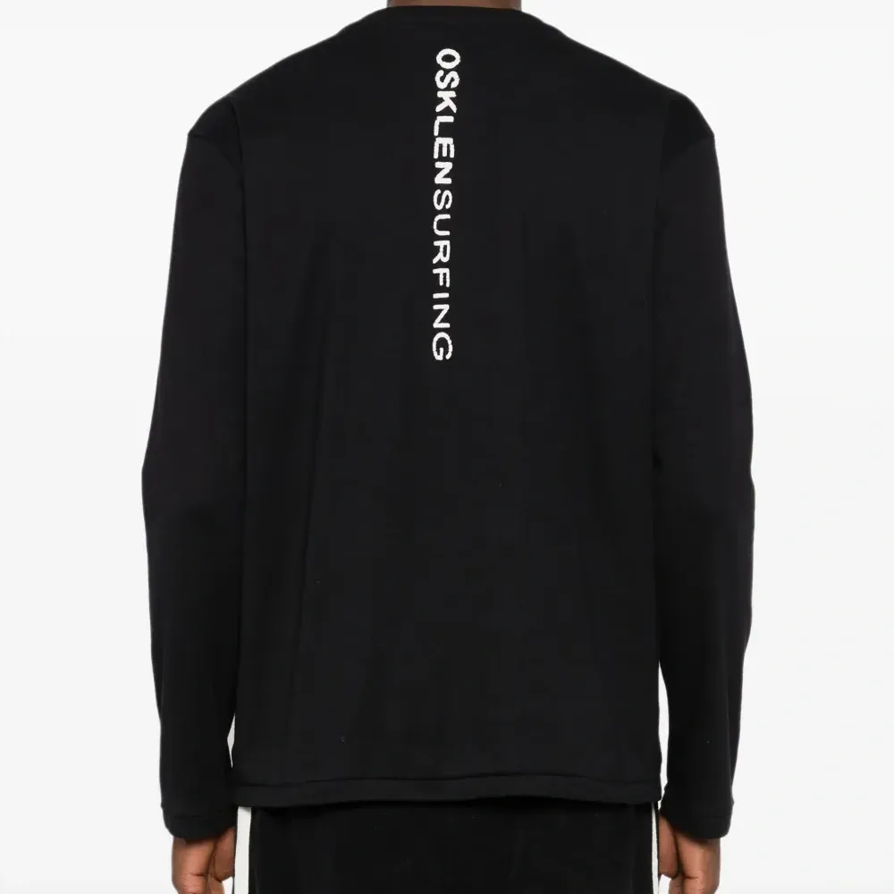 Футболка с логотипом