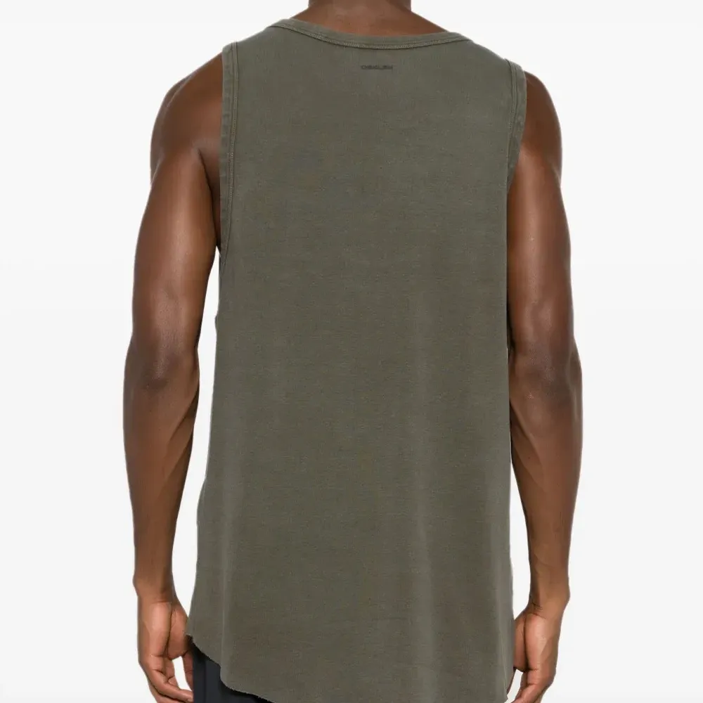 Топ с U-образным вырезом