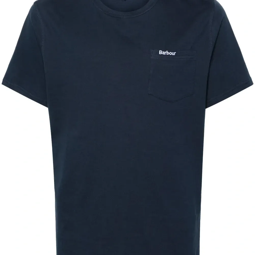 Футболка с вышитым логотипом