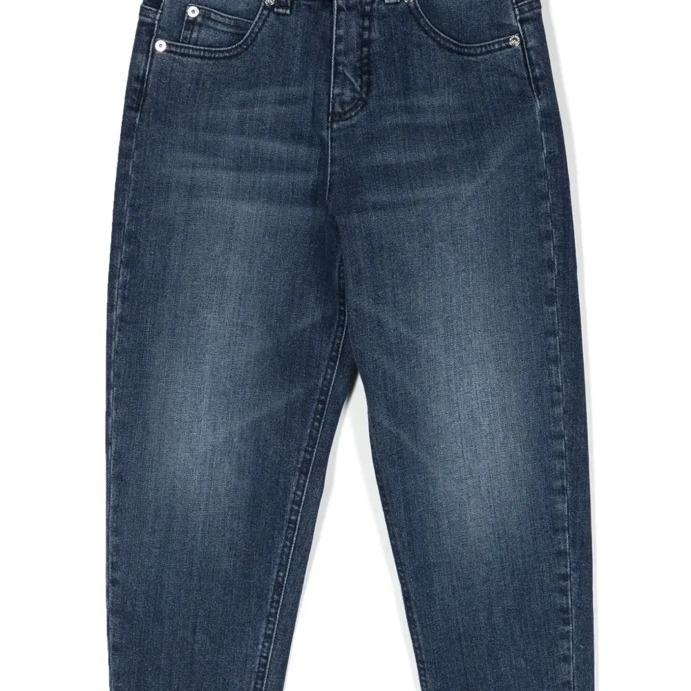 Зауженные джинсы