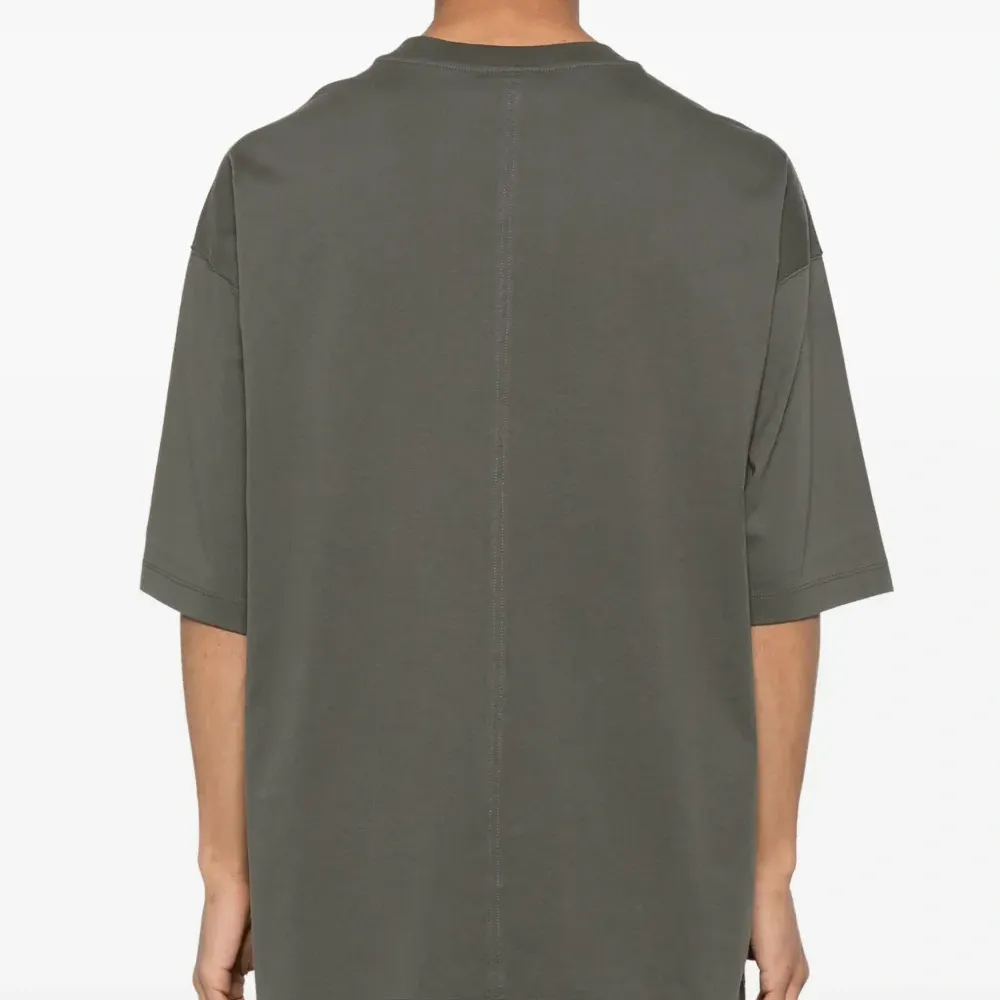 Футболка с круглым вырезом