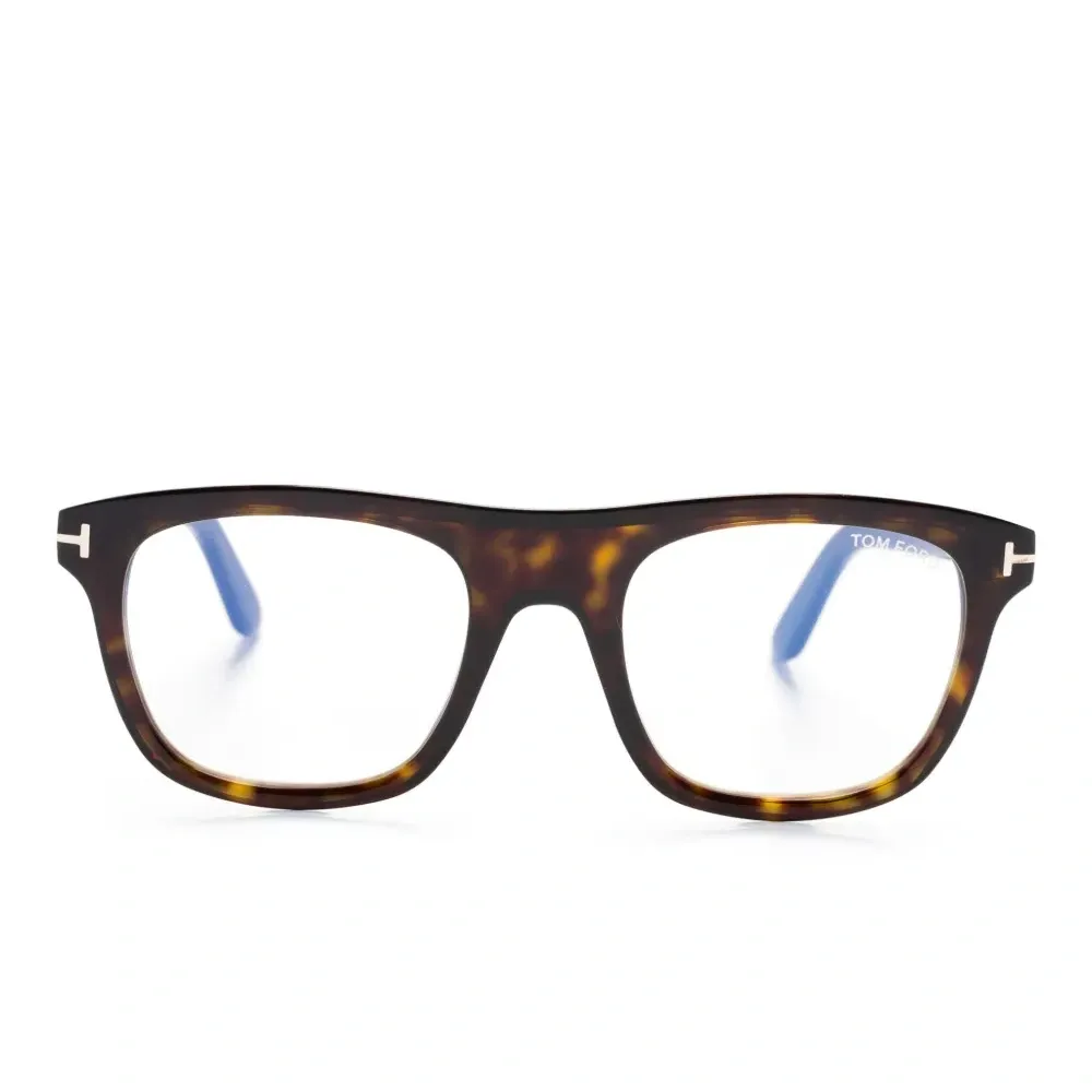 Очки в квадратной оправе черепаховой расцветки