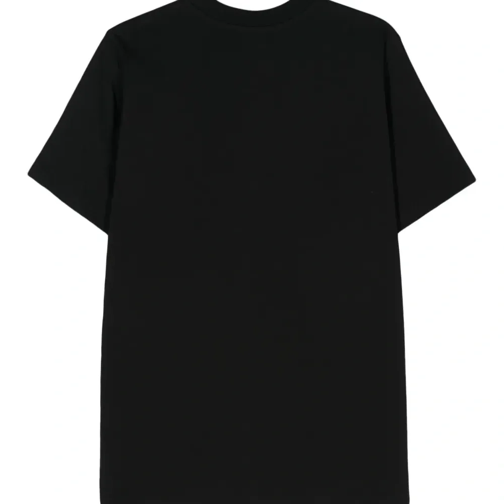 Футболка с вышитым логотипом Футболка с вышитым логотипом