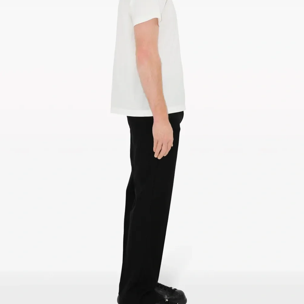 Футболка с вышивкой EKD Футболка с вышивкой EKD