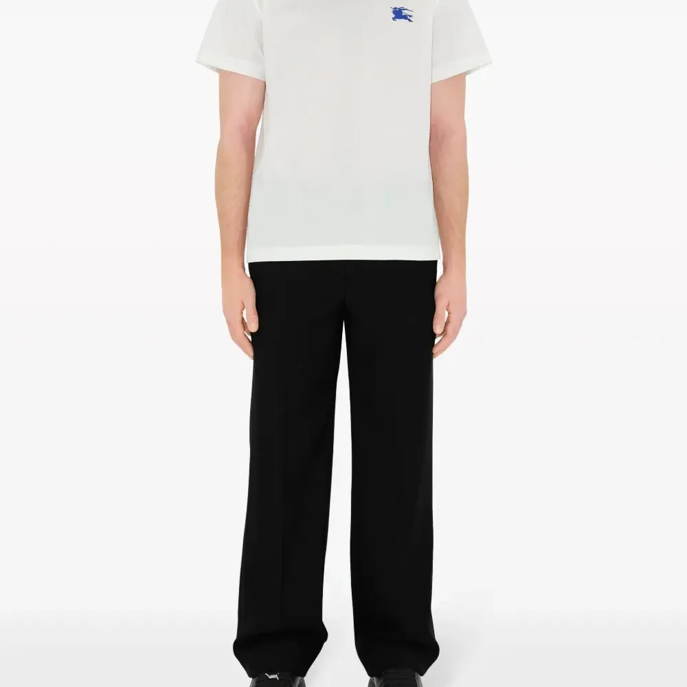 Футболка с вышивкой EKD Футболка с вышивкой EKD