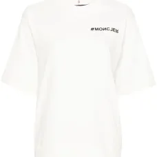 Футболка с тисненым логотипом