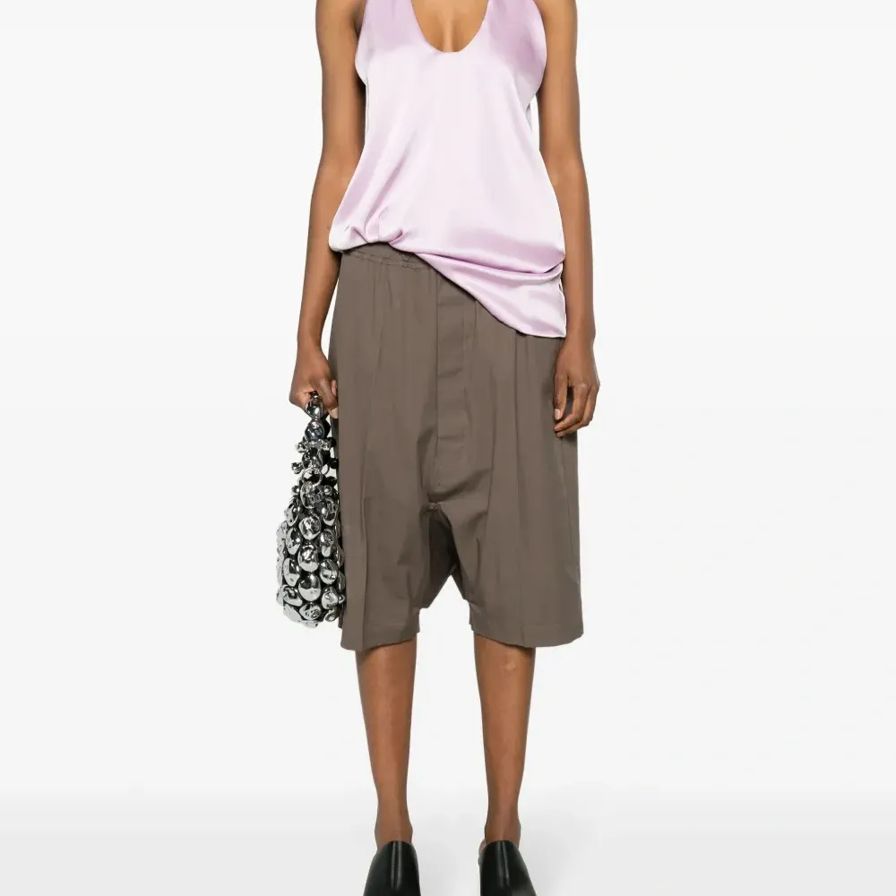 Атласный топ асимметричного кроя