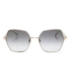 Солнцезащитные очки в квадратной оправе