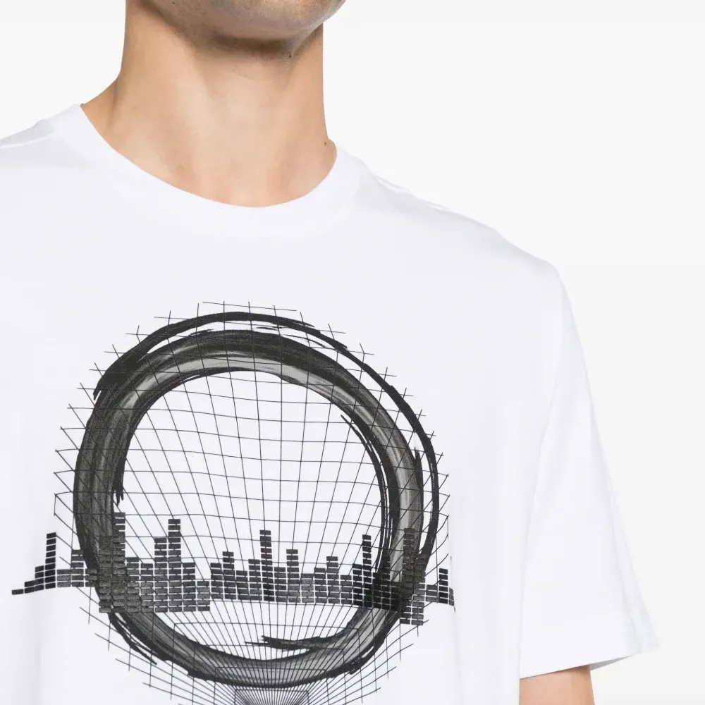 Футболка с графичным принтом