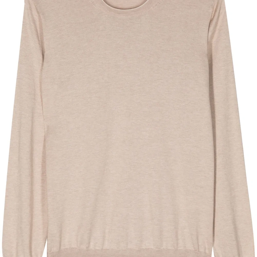 Джемпер тонкой вязки