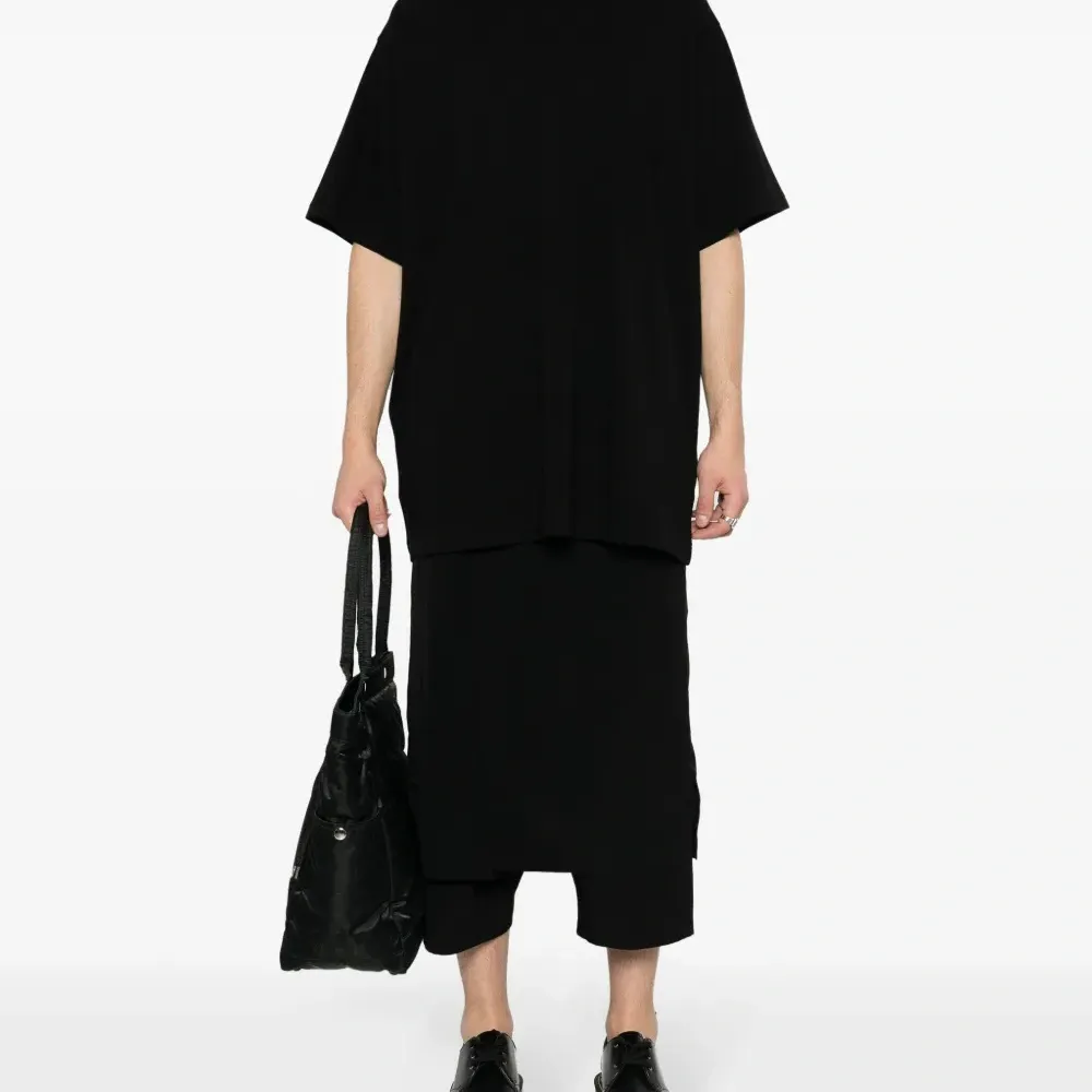 Футболка с круглым вырезом