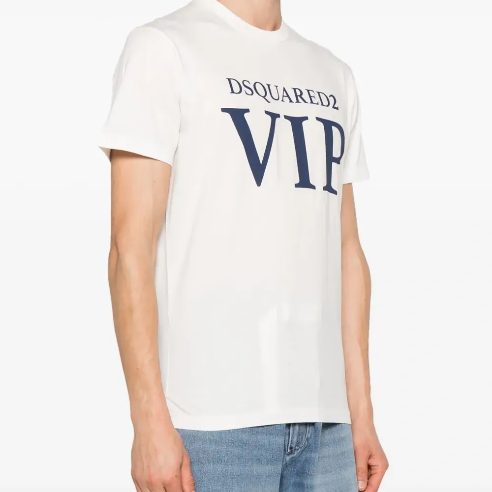 Футболка с логотипом